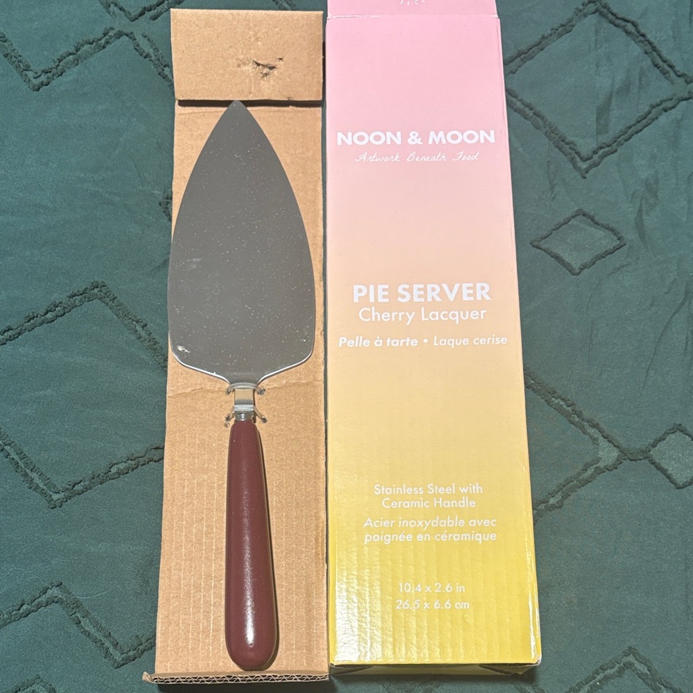 Noon & Moon Cherry Lacquer Pie Server